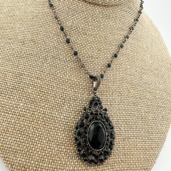 Vintage Monet Necklace Black Pendant Silver Tone Chain Goth Emo Regency Coquette - Picture 3 of 9